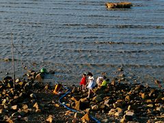 赶海的游客-吕四渔港