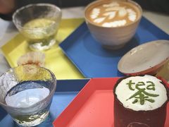饼干杯奶盖茶-茶是一枝花泡茶店