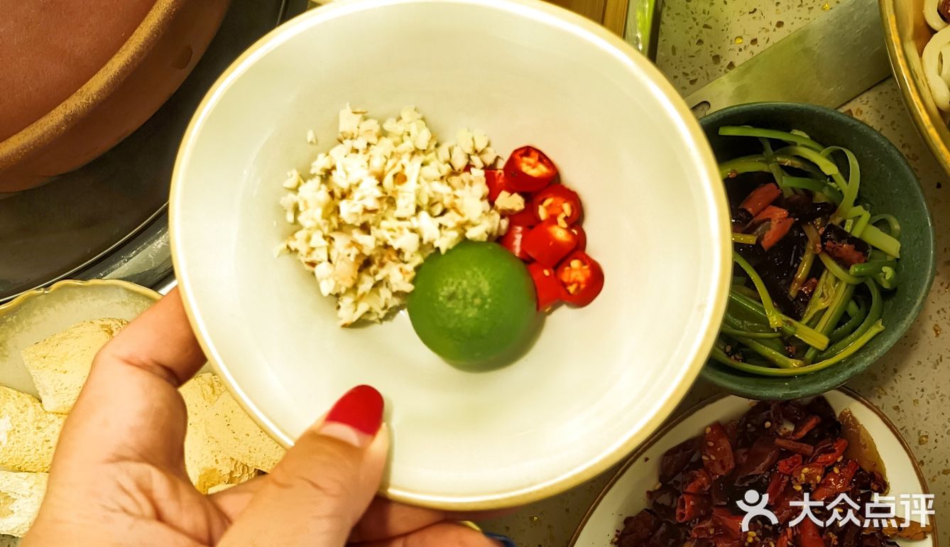 来楠无吃椰子鸡啦!