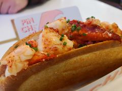 -Pinchy's Lobster & Champagne Bar