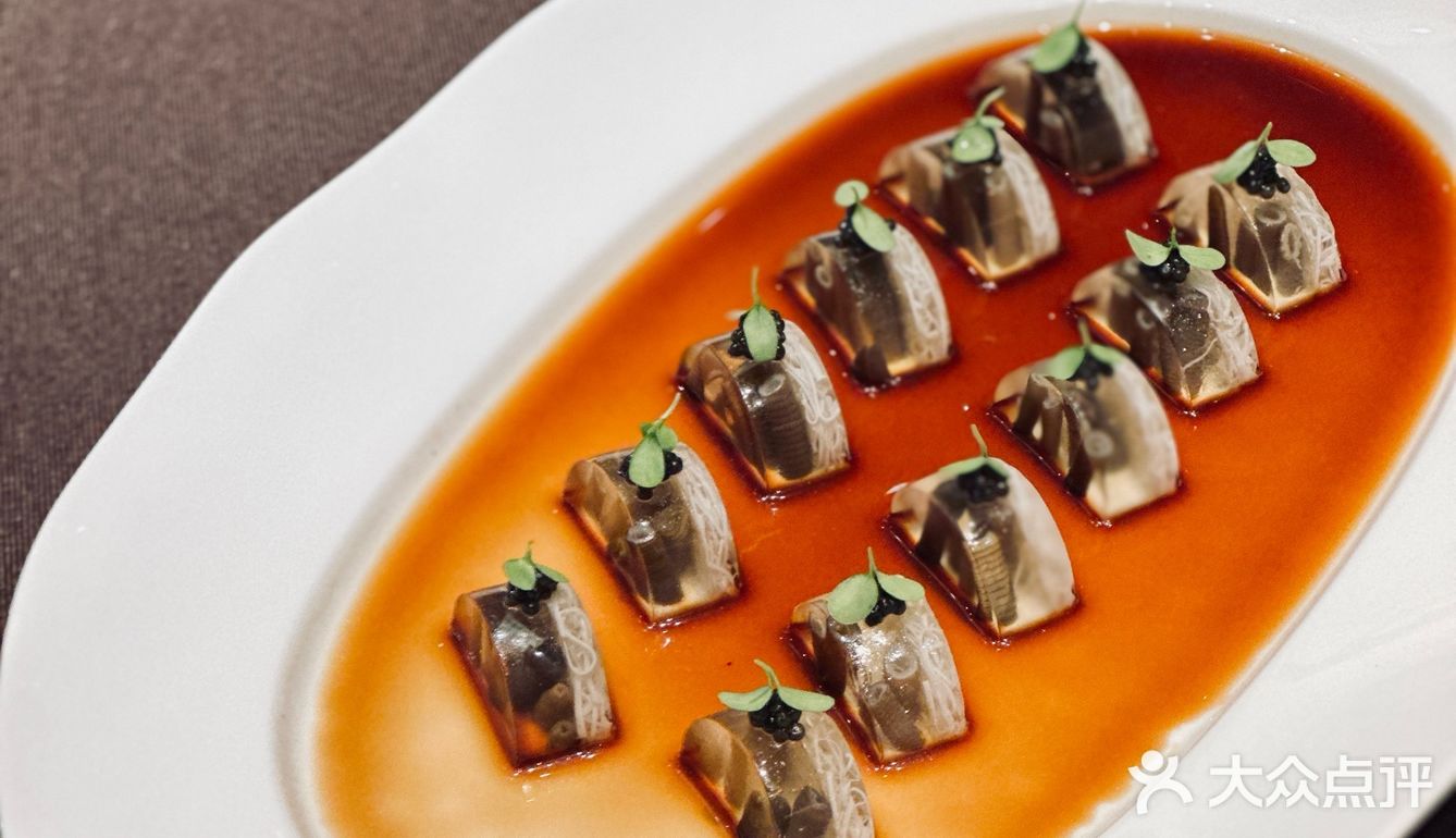 福州酒店中餐厅的天花板？