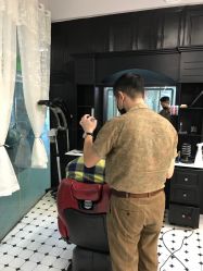 -老男孩男士理容馆·理发·烫染·修面