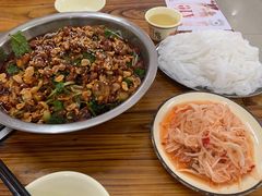-周良天山牛杂城(天山路总店)