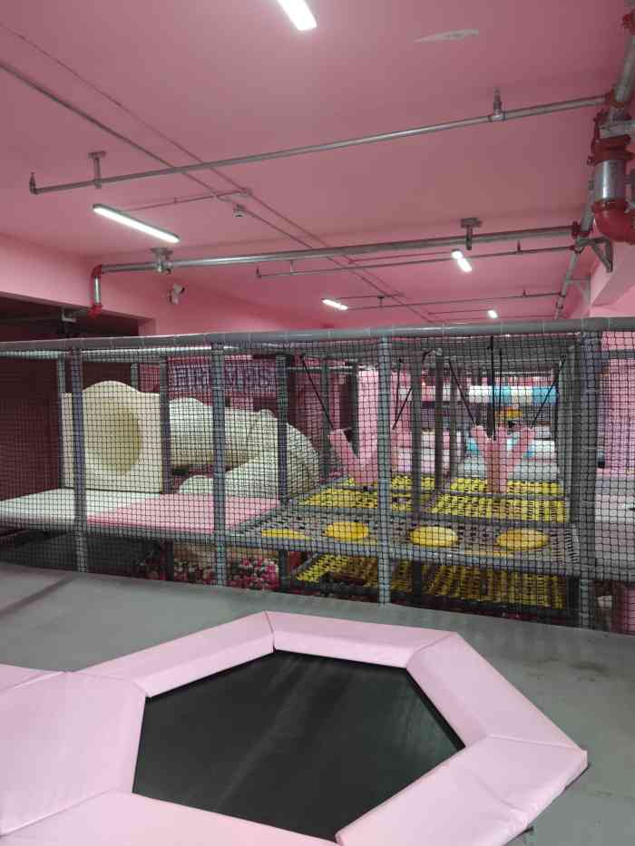 地心引力网红蹦床公园-"首先声明这篇我是认真写的差评 如果老板不.