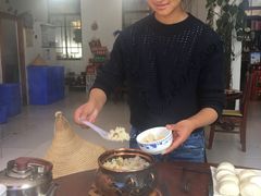 -姚记抚仙湖野生菌石锅鱼庄