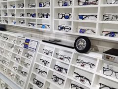 -诺柯视眼镜-蔡司依视路官方工厂店(淞南一店)