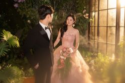 -雪中彩影婚纱摄影·微光艺术中心