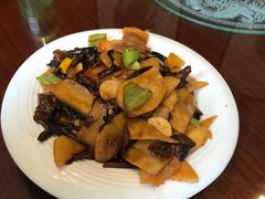 土豆片炒榛蘑-路家小馆(富力又一城店)