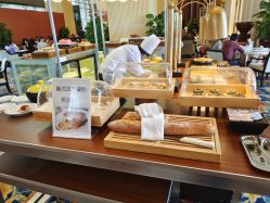 面包甜点陈列柜-福州香格里拉·宴会厅