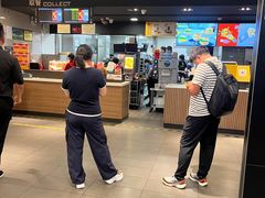 -麦当劳(上海虹桥站30B检票口楼上)