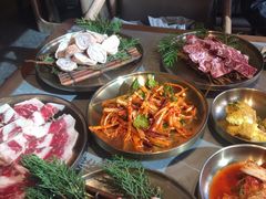 -草家酱蟹炭火烤肉店(珲春南路一店)