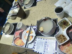 -魔法帽酱料牛肉小火锅(米兰店)