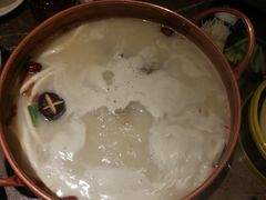 -三人行骨头王火锅(长寿店)