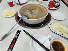 -烧哥美蛙肥肠鱼火锅·十五年社区店
