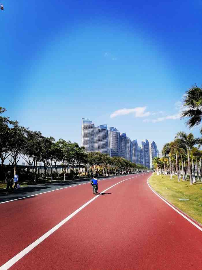 彩虹沙滩-"同安滨海西大道.阴阴的天,却还是抵挡不住.