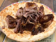 -艾力江和田馕坑烤肉店
