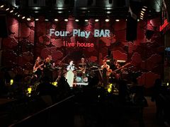 -FOUR PLAY BAR