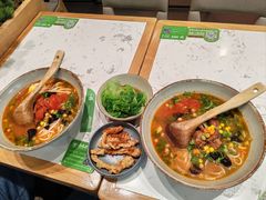 -百春原湖南牛肉粉(百联世纪店)