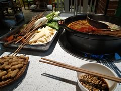 -钢管厂五区小郡肝串串香(蜀都万达店)