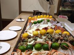 -大中华希尔顿酒店-念自助餐·嗨啤·小龙虾