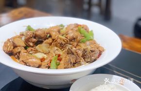 Double Pepper Stir-Fried Chicken