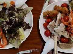 -黄浦江游览十六铺3号码头网红自助餐