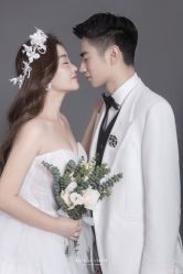 -挪娅婚纱摄影皇家会所