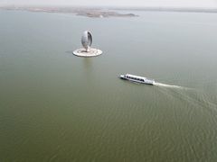 -上海滴水湖皇冠假日酒店