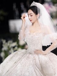 点击看大图 -Renee芮亦婚纱