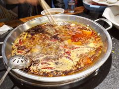 牛油紅锅（大）-好汉锅园林秘制老火锅 柴火霸王鸡(金沙店)