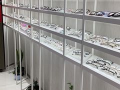 -吴良材眼镜(南翔印象城MEGA店)