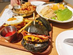 27&nbsp;牛肉汉堡-HELLO 27 意面·沙拉·帕尼尼