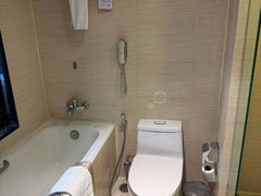 -曼谷湄南河畔华美达广场酒店