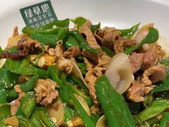 -绿草地·湘菜(酃湖师院店)