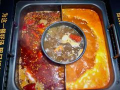 -老牌坊云南鱼豆花火锅(哈西万达店)