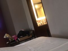 -铂逸梦秦酒店(横店梦幻谷店)