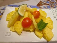 青柠檬拌菠萝-云海肴·汽锅鸡·云南菜(苏州中心店)