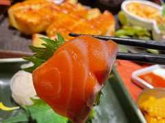 挪威厚切三文鱼腩刺身-摩打食堂(佳兆业店)