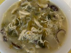 雪菜鸡丝面-何记面馆(龙泉山店)
