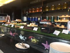 自助取餐区-唐拉雅秀酒店-西锦汇空中BBQ·思创餐厅