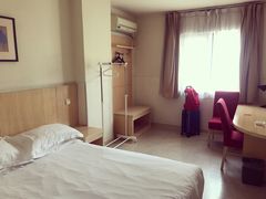 -锦江之星(广州海珠江泰路地铁站店)