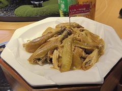 -头上红煨盐鸡·非遗院子餐厅