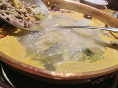 -洱火云南酸菜牛肉火锅(石景山当代商城店)