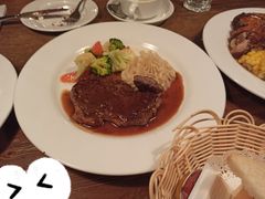 烤牛排-宝莱纳啤酒花园餐厅PAULANER BRAUHAUS Nanjing(广州路店)