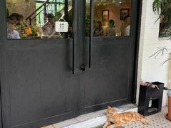 -彳亍咖啡·这里(水湾路店)