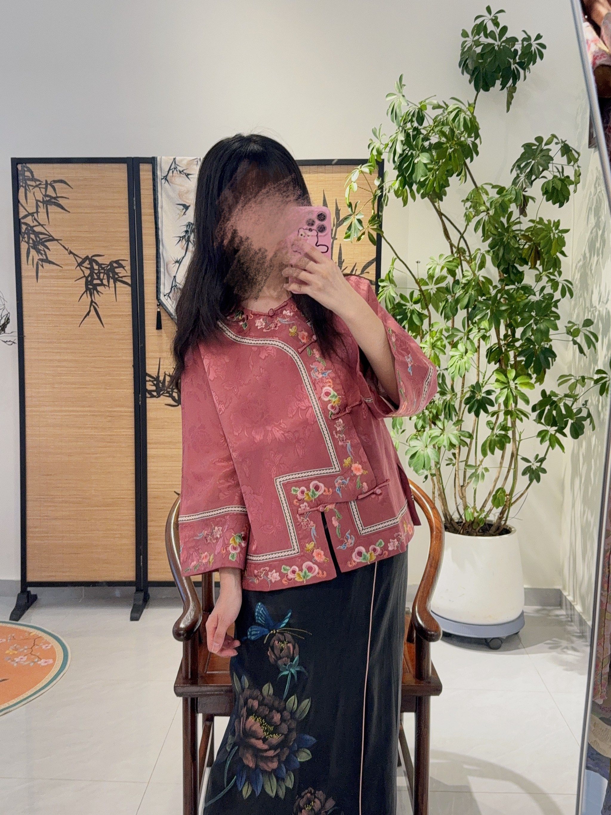 0元玩转这座城 
海淀清河写字楼里有一家新中式服装店,一开始也是