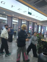 -藤野造型烫染·漂发