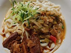 牛肉酸菜刀削面-晋府大酒店