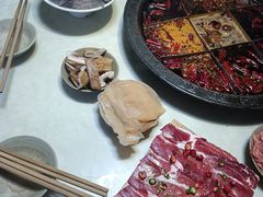 -渝嘴小老弟老火锅(华新村店)