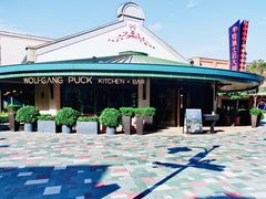 -WOLFGANG PUCK KITCHEN & BAR(迪士尼小镇店)